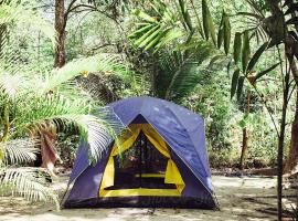 Putu Ubud Glamping Camping，位于Bedahulu的豪华帐篷营地