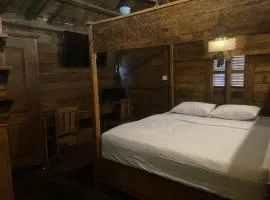 Pucuk Bali Wood Room