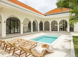 New Tropical 3BR Villa in Canggu