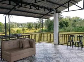 La Veranda Farm Breeze