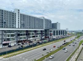 APARTMENTS @ PODIUM, KUCHING，位于古晋的带泳池的酒店