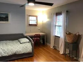 Private suite near Cleveland Clinic