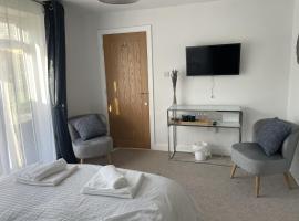 Porthkidney Suite, Carbis Bay, St Ives, free parking, near beach，位于卡比斯贝的酒店