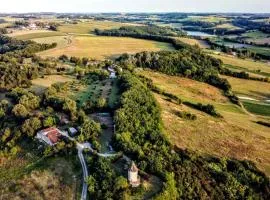 Ferme du Moulin de Paillères, vue panoramique, piscine - idéal 4 à 5 personnes