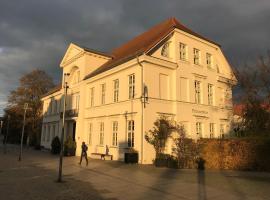 Hotel Prinzenpalais Bad Doberan，位于巴特多布兰的酒店