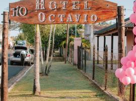 Hotel Octavio，位于Itatí的酒店