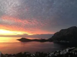 Zach climbing spot,sea view