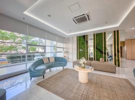 THE LOOP 2br fully furnished corner unit w balcony，位于卡加盐德奥罗的酒店