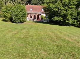 Gîte du Domaine des Garde-Bousset，位于La Cellette的酒店