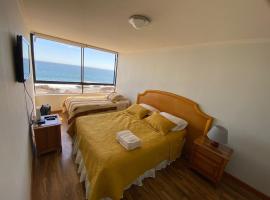 Deptos en Iquique, Chile, frente a Playa Brava，位于伊基克的酒店