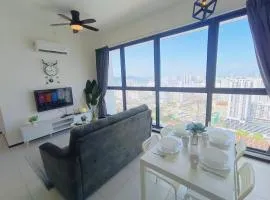 Infinity Pool, Georgetown, Up to 11 Pax, 3 Bedrooms, 2 Bathrooms, 2 Car Parks by Star Home