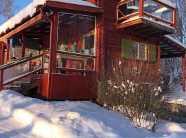 Stuga i R&auml;ttvik med utsikt &ouml;ver Siljan，位于赖特维克的住宿