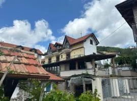 露娜德阿杰罗拉酒店