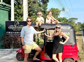 Sigiriya Cashew Palace Resort，位于Digampathaha的酒店