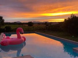 grande maison avec vue sur les Cevennes，位于Canaules-et-Argentières的酒店