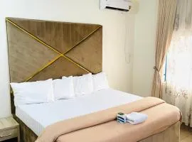 OD-V!CK'S LUXE, WUSE DISTRICT, Swimming Pool, Gym, WiFi, 24hr power, security, Dstv