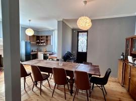 House & Wine，位于库塔伊西的酒店