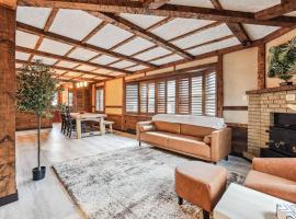Luxury-Cabin Mount View *Gym*Game Room *Fire Place，位于Lehighton的酒店