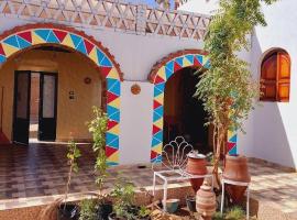 Nuba life Mostafa Guesthouse，位于Naj‘ al Madābb的酒店