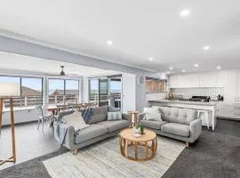 Hood Road Beach House- Hamptons inspired sleeps 9