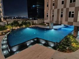 Podomoro 2BR exclusive pool view apartment in Medan，位于棉兰的酒店