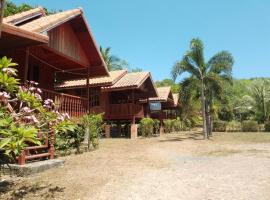 Lanta Yoky bangalow，位于Phra Ae beach的酒店