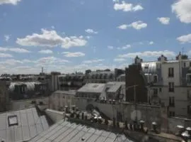 Sous les toits de Paris shared place