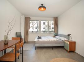 Modern apartment in Basel with free BaselCard，位于巴塞尔的带停车场的酒店
