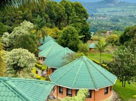 Top of the World Lodges Fort Portal，位于波特尔堡的山林小屋