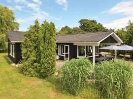 Cozy Home In Humble With Sauna