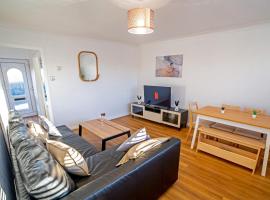 Deluxe 2 Bed Apartment- Near Heathrow, Legoland, Windsor Slough，位于斯劳的公寓