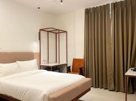 HOTEL VARUNA Varanasi，位于瓦拉纳西的酒店