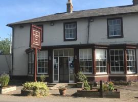 The Penruddocke Arms，位于Dinton的酒店