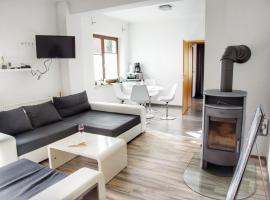 Haff-Ostseeferienhausapartment Erdgeschoß，位于Mönkebude的酒店