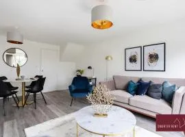 Knaphill - 2 Bedroom House - Garden & Parking