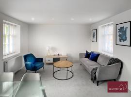 Eton, Windsor - 2 Bedroom Second Floor Apartment - With Parking，位于伊顿的酒店