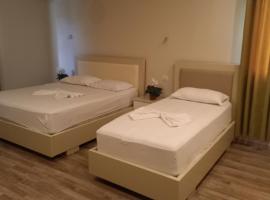 Veal Hotel and Restaurant，位于Tepelenë的酒店