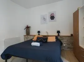 Studio moderne, hypercentre de Cholet, arrivée autonome !