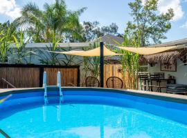 15 Mins to the Beach,Discreet Luxury Stay Book Before Its Gone!，位于拉哥的酒店