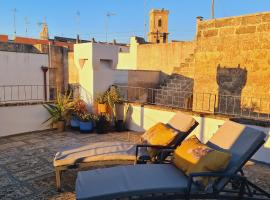 casa Pumi nel centro storico di Nardo' con terrazza panoramica，位于纳尔多的酒店