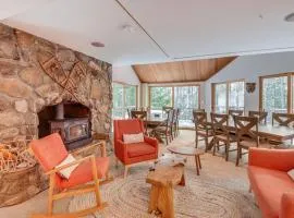 White Mountain Escape with Separate In-Law Suite!