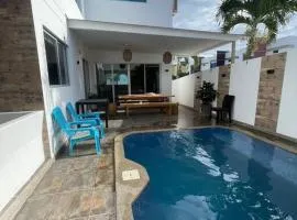 Casa con piscina súper bonita !