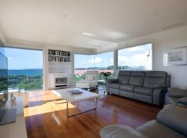 On The Beach & Golf Course Minutes from MTB Trails，位于Low Head的酒店