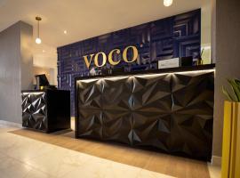 voco Saltillo Suites, an IHG Hotel，位于萨尔蒂约的酒店
