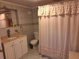 Habitación baño privado，位于圣克鲁兹的酒店