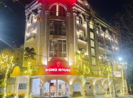 KHÁCH SẠN ROMO，位于广义的酒店