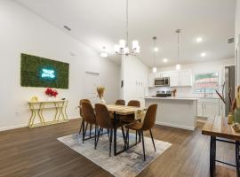 Coastal Vibes & Family Fun-Spacious 3BR, Kidz Zone, Desirable Neighborhood，位于棕榈海岸的酒店