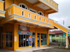 Hotel Jaya Wisata RedPartner，位于Sungaipenuh的酒店