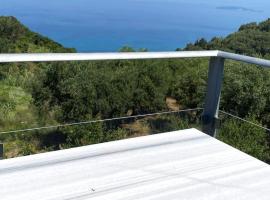 Amazing seaview apartment in Avliotes village Corfu，位于Avliótai的酒店