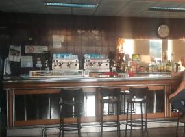 hotel mora park，位于Móra la Nova的酒店